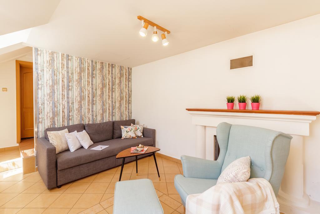 Apartment Old Town Charles Budweis